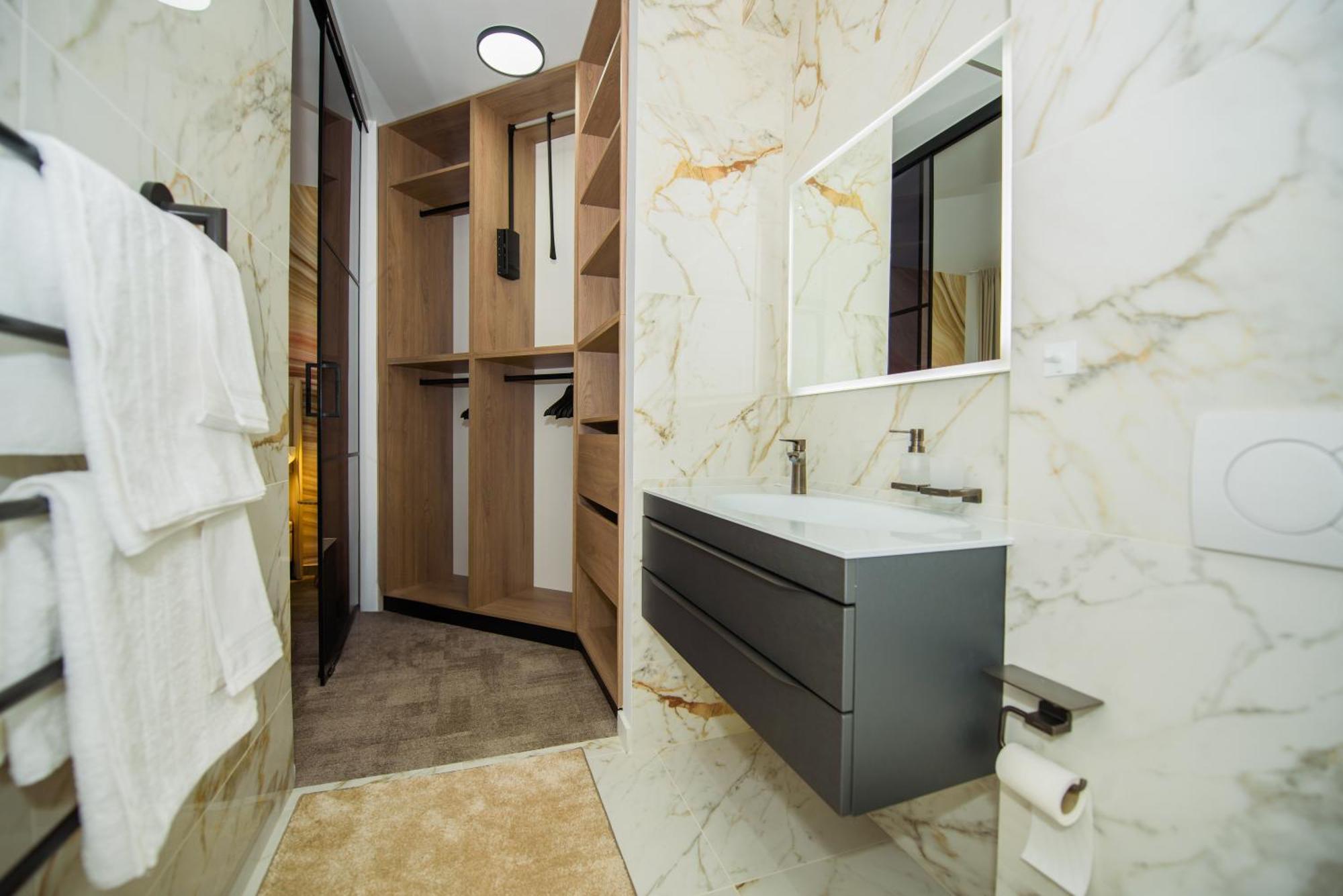 אומיס More Medici Apartments מראה חיצוני תמונה