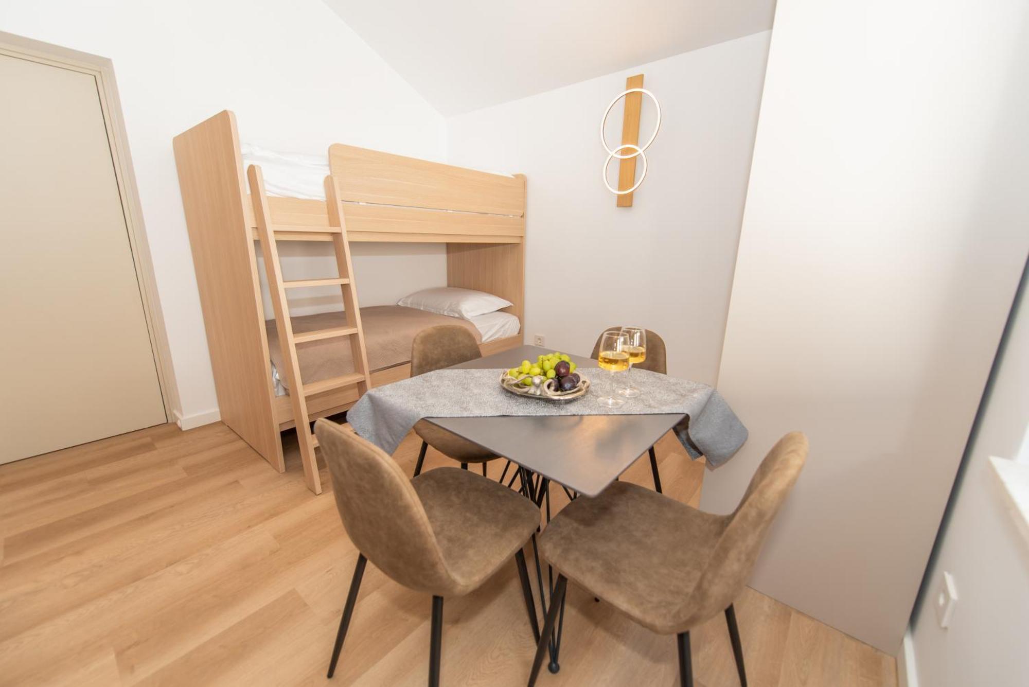 אומיס More Medici Apartments מראה חיצוני תמונה